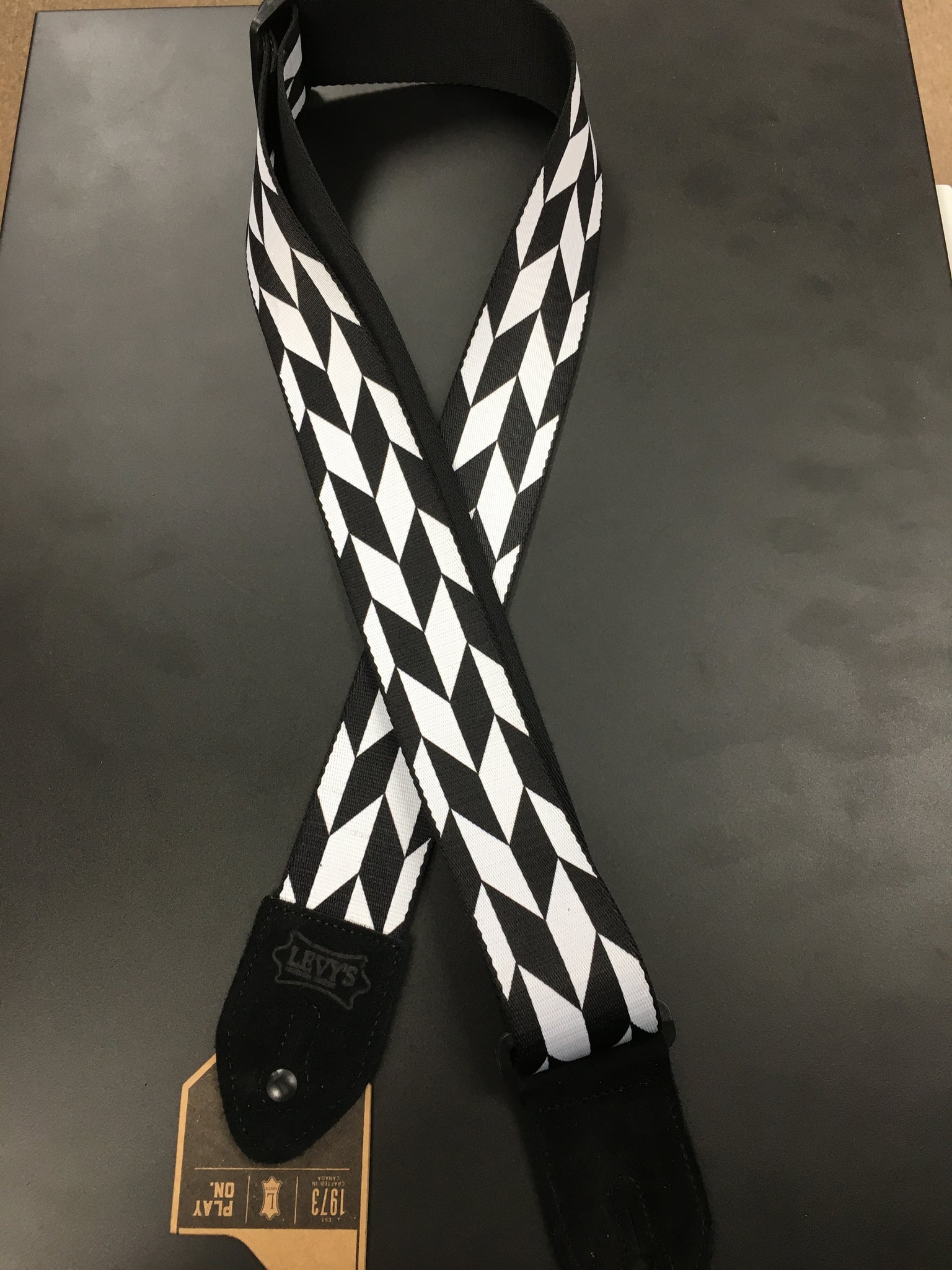 Levy's MPF2-001 Print Series Off Set Arrow Guitar Strap